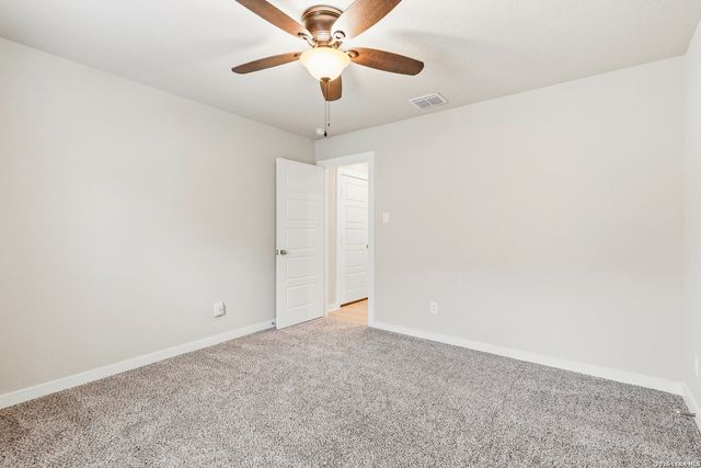 7207 LITTLEFOOT LN, San Antonio, TX 78253