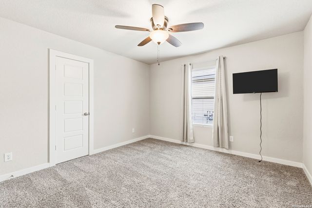 7207 LITTLEFOOT LN, San Antonio, TX 78253