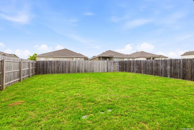7207 LITTLEFOOT LN, San Antonio, TX 78253