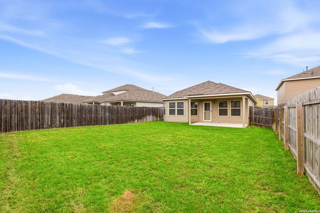 7207 LITTLEFOOT LN, San Antonio, TX 78253