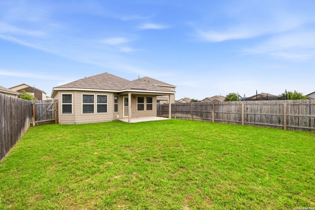 7207 LITTLEFOOT LN, San Antonio, TX 78253