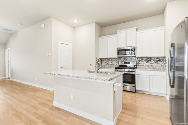 7207 LITTLEFOOT LN, San Antonio, TX 78253