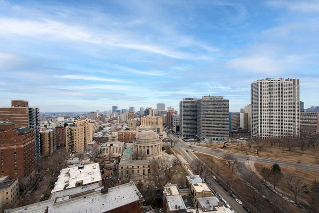 2650 N LAKEVIEW Avenue 2103, Chicago, IL 60614