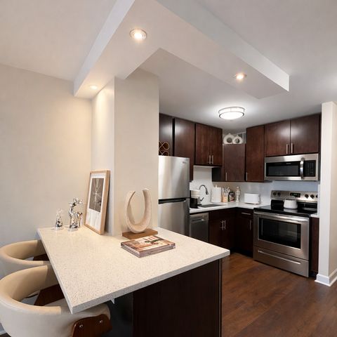 2650 N LAKEVIEW Avenue 2103, Chicago, IL 60614