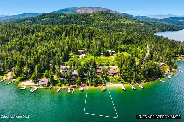 2583 Lakeshore DR, Sagle, ID 83860