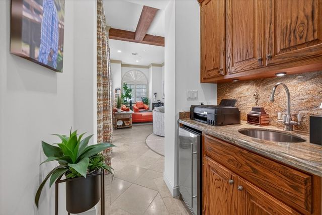 3700 Crestline Road, Fort Worth, TX 76107