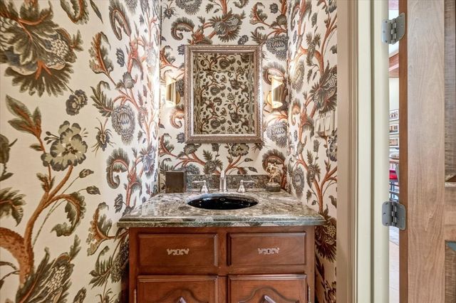 3700 Crestline Road, Fort Worth, TX 76107