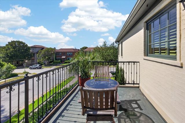 3700 Crestline Road, Fort Worth, TX 76107