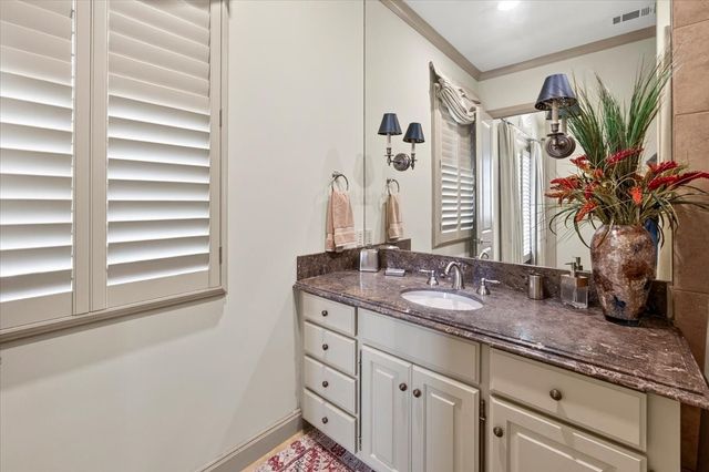 3700 Crestline Road, Fort Worth, TX 76107