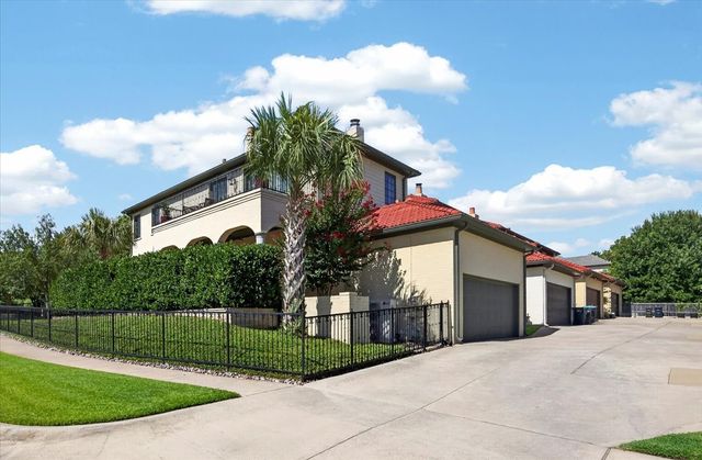 3700 Crestline Road, Fort Worth, TX 76107