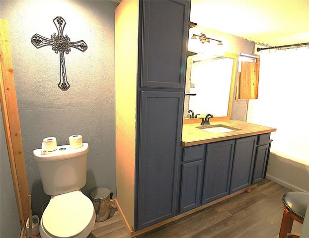 592 Burr Road, Madisonville, TX 77864