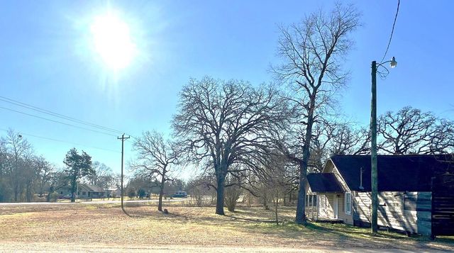 592 Burr Road, Madisonville, TX 77864