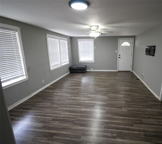 592 Burr Road, Madisonville, TX 77864