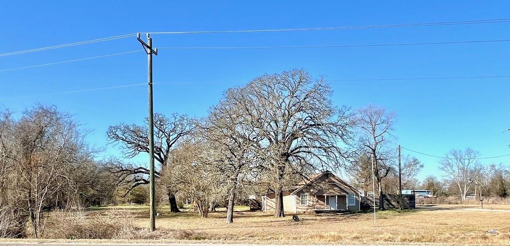 592 Burr Road, Madisonville, TX 77864