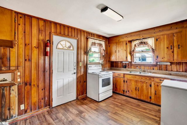 8 New Street, Greenville, SC 29611