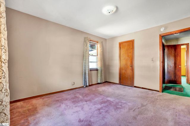 8 New Street, Greenville, SC 29611