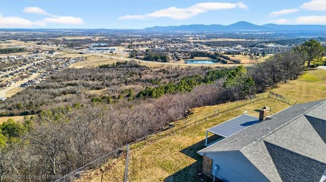 312 End Of Road Street, Poteau, OK 74953