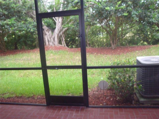 3825 Tree Top Dr 3825, Weston, FL 33332