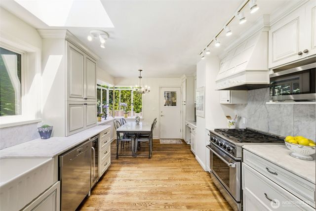 1637 Broadmoor Drive E, Seattle, WA 98112