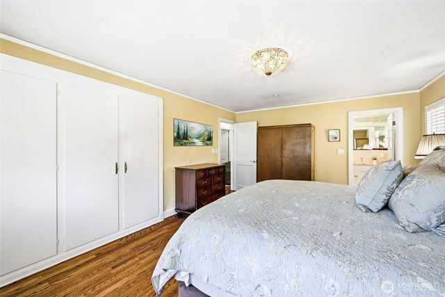 1637 Broadmoor Drive E, Seattle, WA 98112