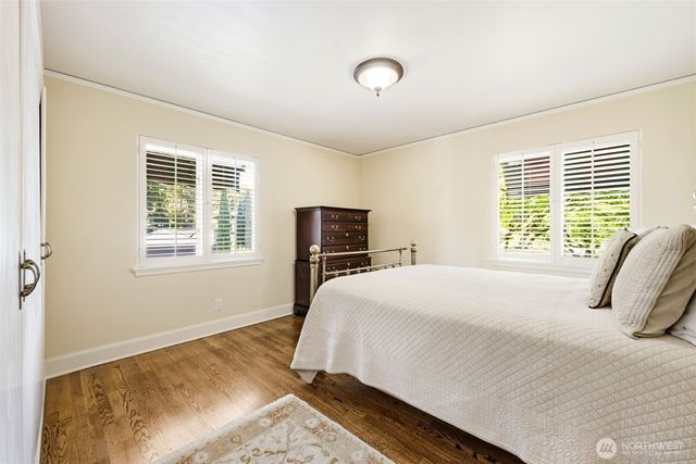 1637 Broadmoor Drive E, Seattle, WA 98112