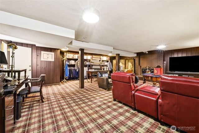 1637 Broadmoor Drive E, Seattle, WA 98112
