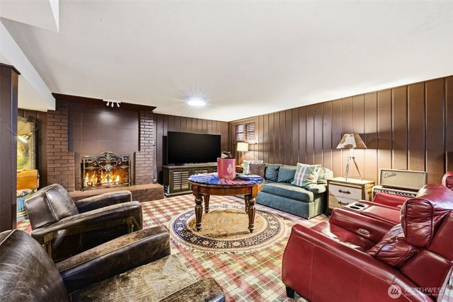 1637 Broadmoor Drive E, Seattle, WA 98112