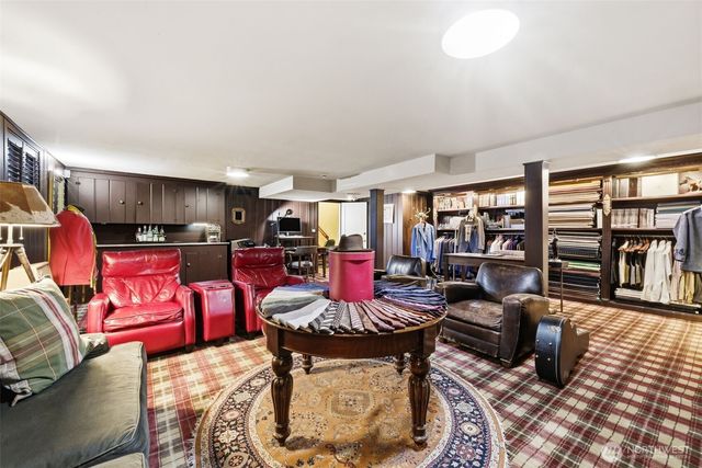 1637 Broadmoor Drive E, Seattle, WA 98112