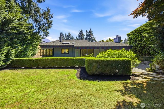 1637 Broadmoor Drive E, Seattle, WA 98112
