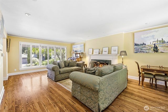 1637 Broadmoor Drive E, Seattle, WA 98112