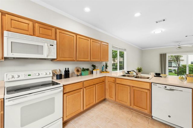 402 Colorado River RD, Georgetown, TX 78633