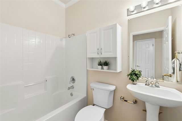 402 Colorado River RD, Georgetown, TX 78633