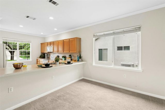 402 Colorado River RD, Georgetown, TX 78633