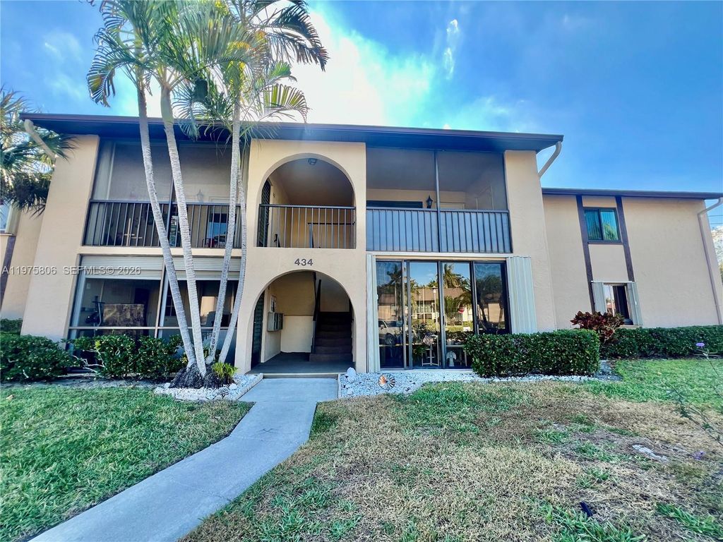 434 Pine Glen Lane A1, Greenacres, FL 33463