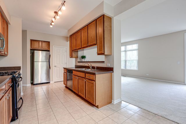 726 Summit Lane, Vernon Hills, IL 60061