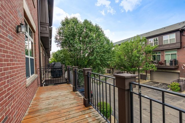 726 Summit Lane, Vernon Hills, IL 60061