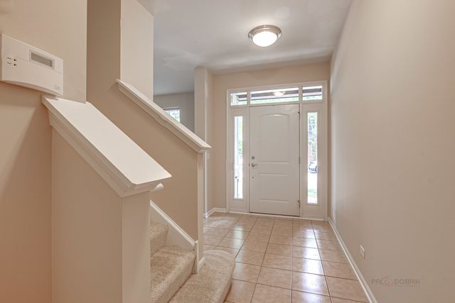 726 Summit Lane, Vernon Hills, IL 60061