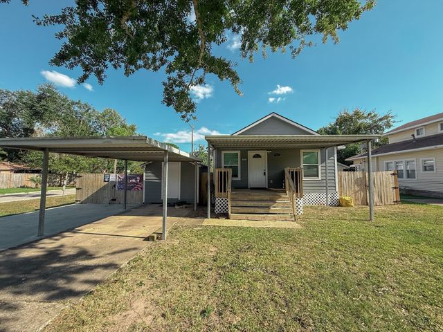 4901 Elm Street, Seabrook, TX 77586