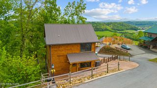 2412 Hawks Nest Way, Sevierville, TN 37862