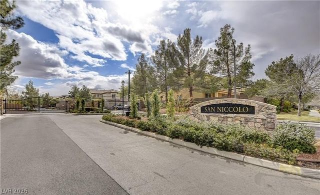 3390 Cupecoy Point Avenue, Las Vegas, NV 89141