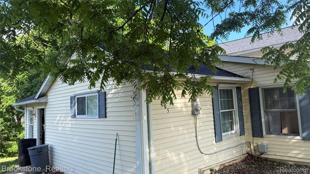 11605 Liberty Street, Vienna Charter Township, MI 48420