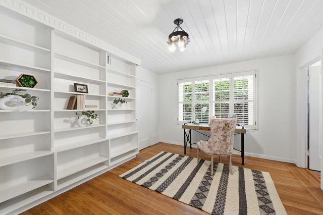 1665 Middlefield Road, Palo Alto, CA 94301