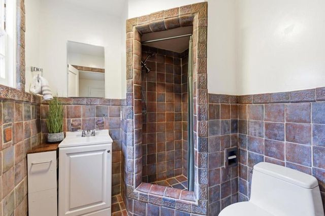 1665 Middlefield Road, Palo Alto, CA 94301