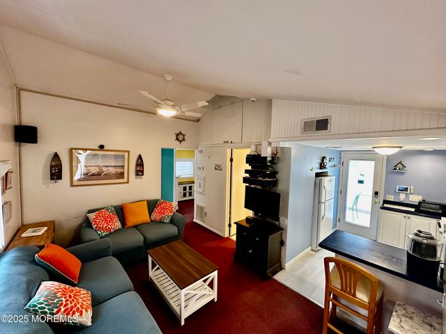 37 E Flamingo Way, Lavallette, NJ 08735