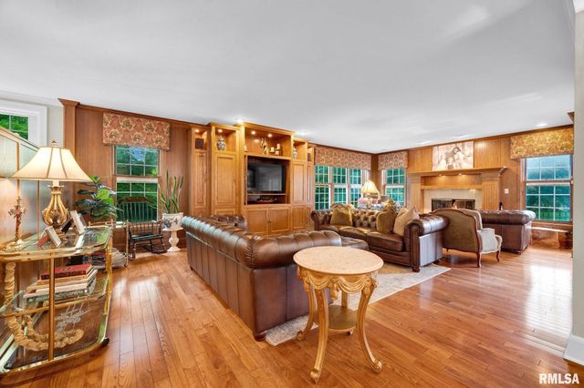 3211 N ELMCROFT Terrace, Peoria, IL 61604