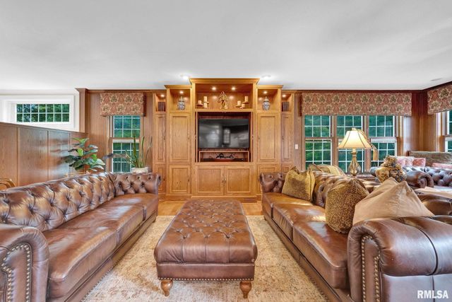 3211 N ELMCROFT Terrace, Peoria, IL 61604
