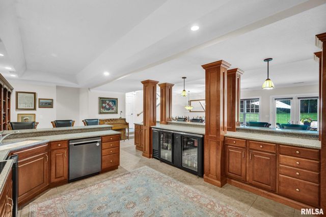 3211 N ELMCROFT Terrace, Peoria, IL 61604