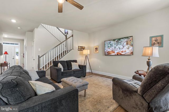 119 SUSSEX DR, Falling Waters, WV 25419