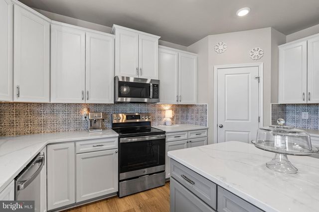 119 SUSSEX DR, Falling Waters, WV 25419