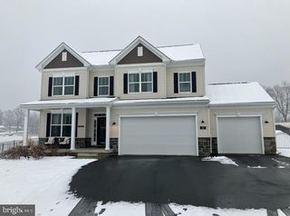 119 SUSSEX DR, Falling Waters, WV 25419
